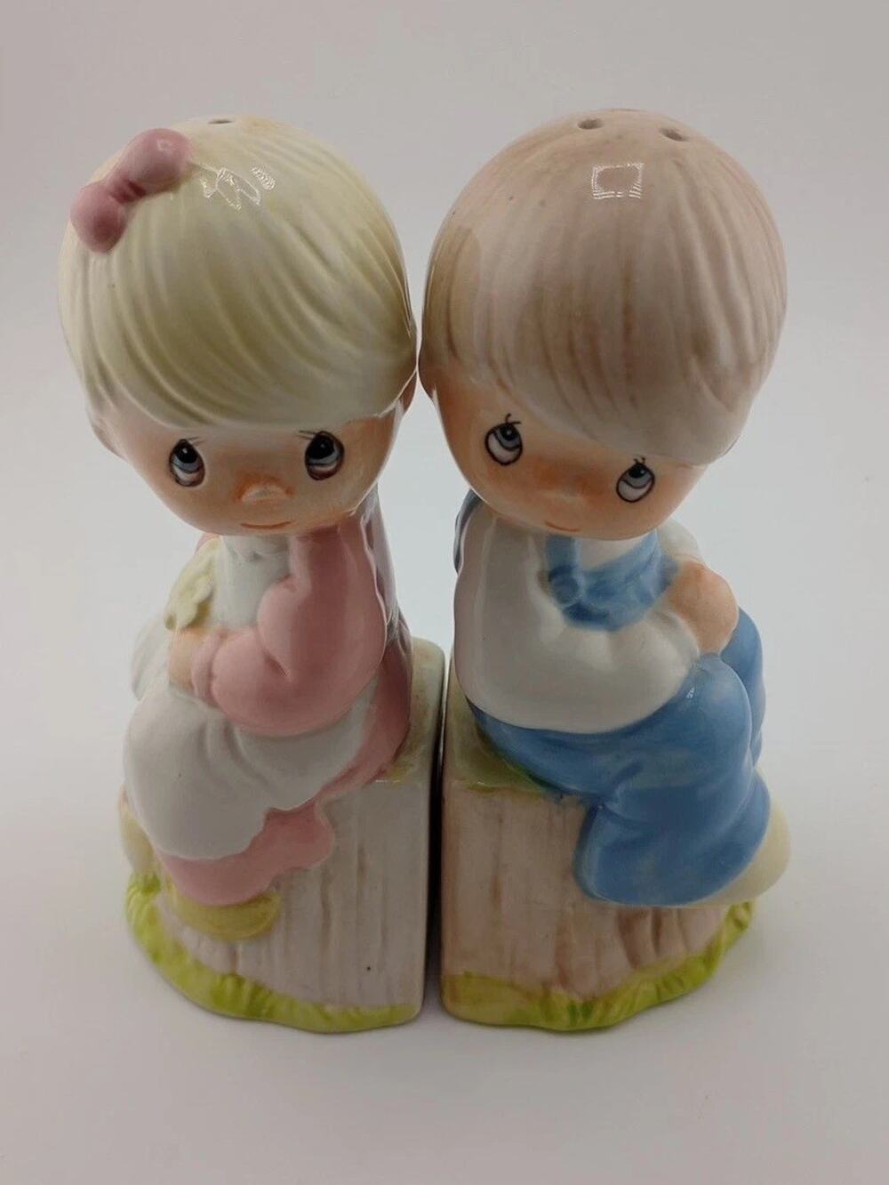 Gibson Precious Moments Salt & Pepper Shakers Glossy Girl & Boy On Stump